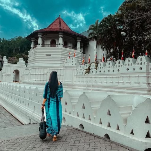 Classic Sri Lanka Round Tour (8 Days / 7 Nights)