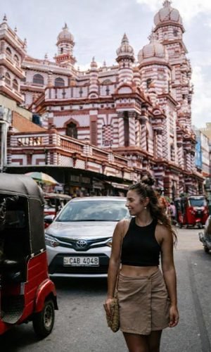 tour-guide-with-car-sri-lanka